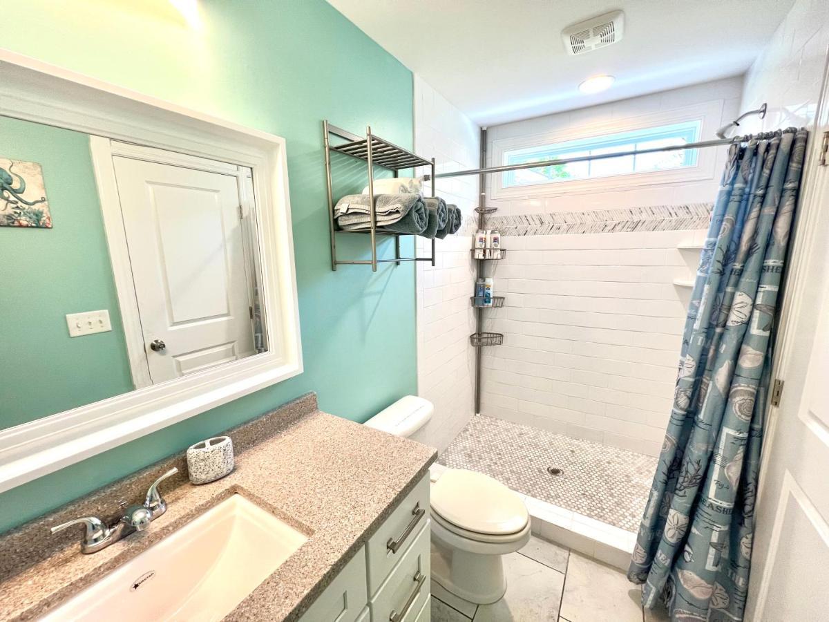 The Absolute Best Home Away From Home Pet Friendly!!! Wilmington Bagian luar foto